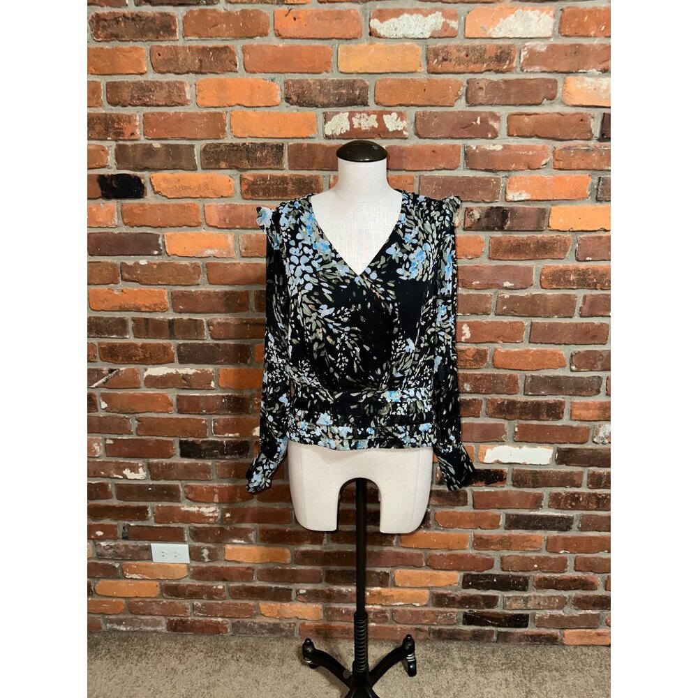 White House Black Market Top Size 6